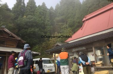 西方寺平の雲のゲストハウスがスタートとなります。
9時過ぎにスタート。